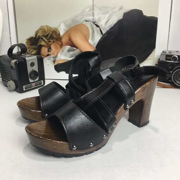 New Directions Wood Heel Clogs - Picture 1 of 8